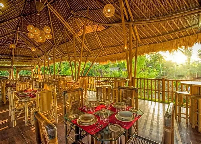 Karang Lila Bhuana 3*
